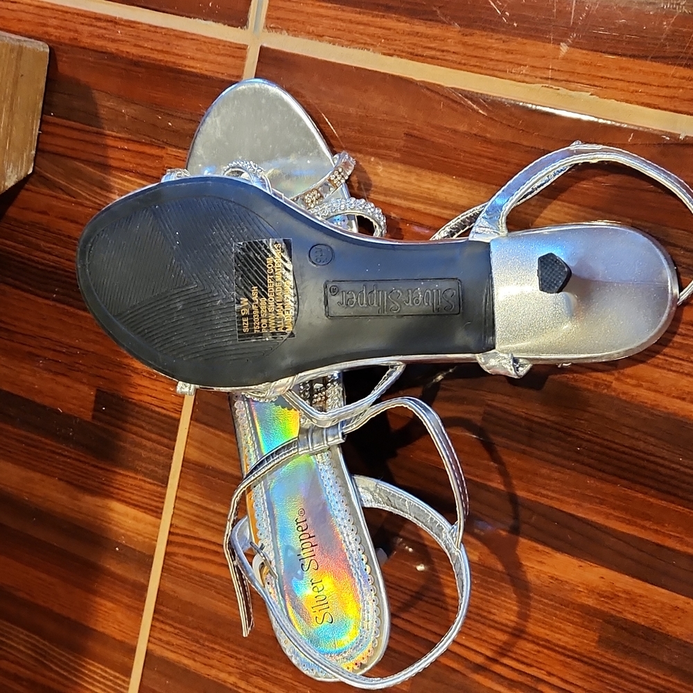 Low heels - Picture 3 of 4
